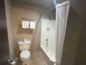 Red Roof Inn PLUS Centralia - Baño