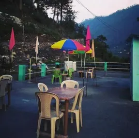 The Devdwar Yoga Resort - Restaurant