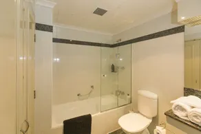 Stunning 2 Bedroom Apartment - Bathroom