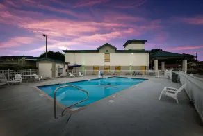 Quality Inn Jacksonville near Little Rock Air Force Base - Piscine