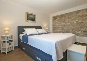 House 1708 - Room