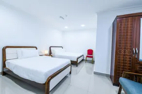 Capital O 90543 Sp Star Hotel - Chambre