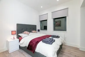 Deluxe Heathrow Apartments & Parking - Zimmer