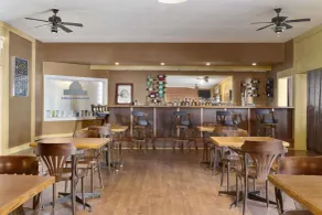 Days Inn by Wyndham Bridgewater Conference Center - Restaurant