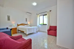 Close to Beaches and All Amenities, Private Pool, Free AC and Wifi - Værelse