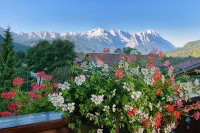 Hotel Garni Zugspitz - View from room