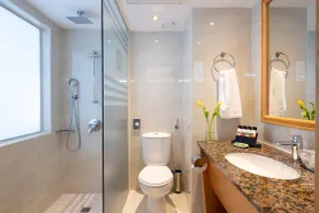 Constantinou Bros Athena Royal Beach Hotel - Salle de bain