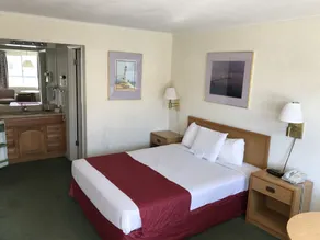 Travelodge by Wyndham Mackinaw City - Rom