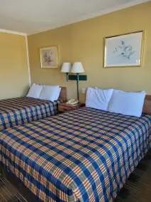 Smokies Inn - New Linens & Ultrafast WIFI - Friendliest Hospitality Guaranteed! - Chambre
