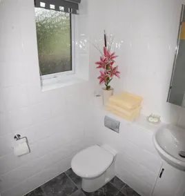 Greyfield Farm Cottages - Bathroom