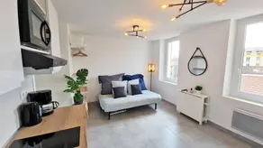 GregBnb - CLIMATISÉ - Studio 23m2- WiFi Fibre - 10 min à pied Gare - ΔΔΔ - Chambre