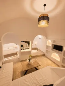 Black Lithos Residences - Room