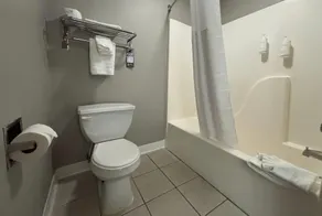 Super 8 by Wyndham Mt. Carmel IL - Salle de bain