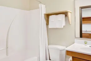 WoodSpring Suites Columbus North I-270 - Salle de bain