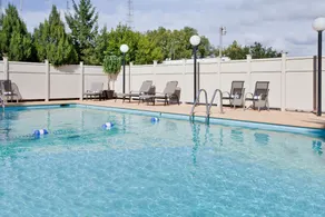 Holiday Inn At the Campus by IHG - Piscine