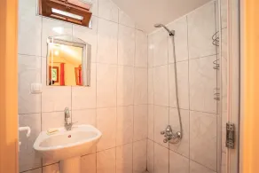 7 Garden Bungalow / Camping - Bathroom