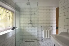 Home Farm Cottage - Badezimmer