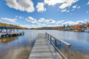 All-season Getaway on Lake Winola: Dock & Sunroom! - Innvendig