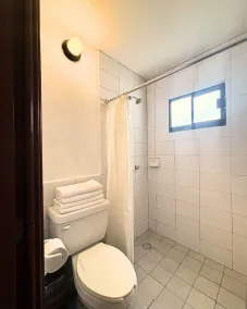Hotel Arboledas Industrial - Baño