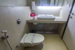 The Roa Hotel - Bathroom
