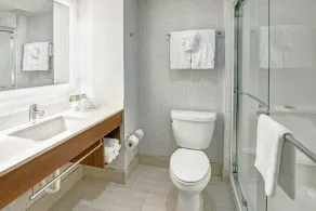 Holiday Inn Express Woodbridge by IHG - Salle de bain
