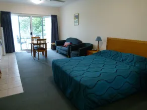 Madison Ocean Breeze Apartments - Room