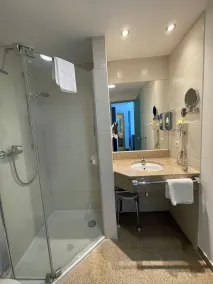 AiREA Hotel - Bathroom