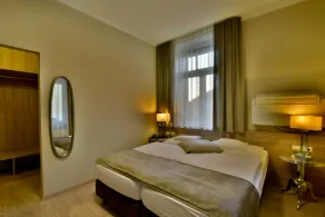 Hunyadi - Room