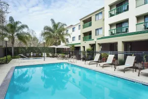 Courtyard by Marriott Stockton - Piscine