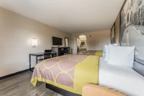 Super 8 by Wyndham Lake Charles Northeast - Chambre