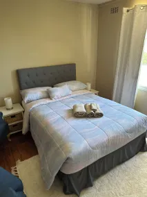 Charming 3 Bedroom Home in Garran, Perfect for Families and Groups - Camera