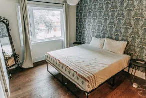 Charming Family House 3 Bdr with Balcony - Room