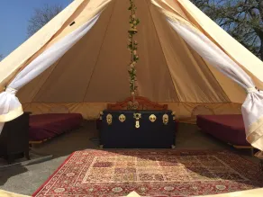 Bell Tent Glamping at Royal Victoria Country Park - Zimmer