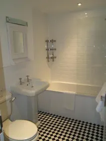 Fleur de Lys Inn, Cranborne - Badezimmer
