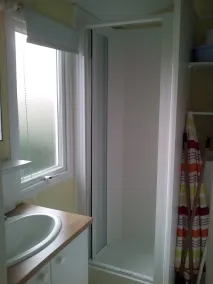 Camping de Kernéjeune - Badeværelse