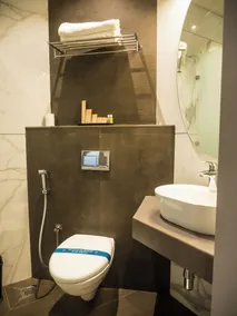 Hotel Grand Sudhan - Bathroom