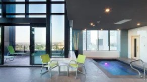 Holiday Inn Hotel & Suites - Montreal Centre-ville Ouest by IHG - Pool