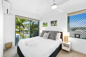 The Norfolks on Moffat Beach - Room