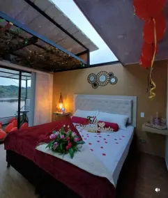 Hotel y Termales Castillo Del Lago Guatape - Room
