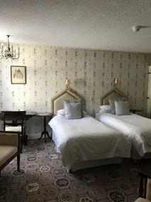 Royal Glen Hotel - Room