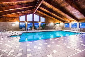 AmericInn by Wyndham Menomonie - Piscine