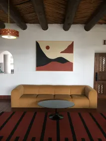 El Rey Court - Hall