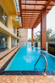 Yashshree Bangla Queen - Pool