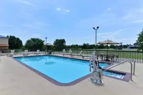 Baymont Inn & suites by Wyndham Ardmore I-35 - Pool