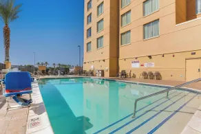 Drury Inn & Suites Phoenix Chandler Fashion Center - Piscine