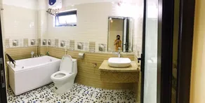 Ruby Hotel - Bathroom