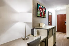 Red Roof Inn PLUS+ & Suites Savannah – I-95 - Room
