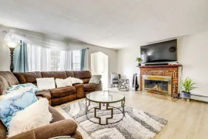 10 Mi to Hartford: Family Home w/ Yard - Interior