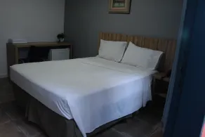 CR Hotel Bueno - Room