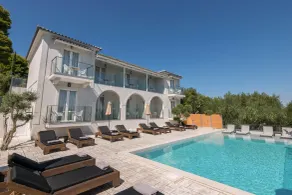 Litore Luxury Living - Pool